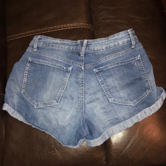 Blue jean shorts - Picture 2 of 3